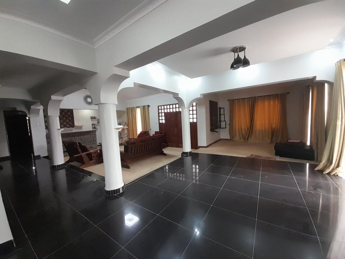 5 Bed Townhouse with En Suite at Milimani - 5