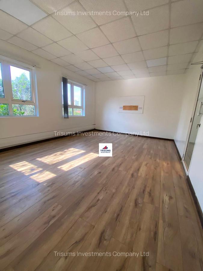 2,500 ft² Commercial Property with Fibre Internet in Riverside - 14