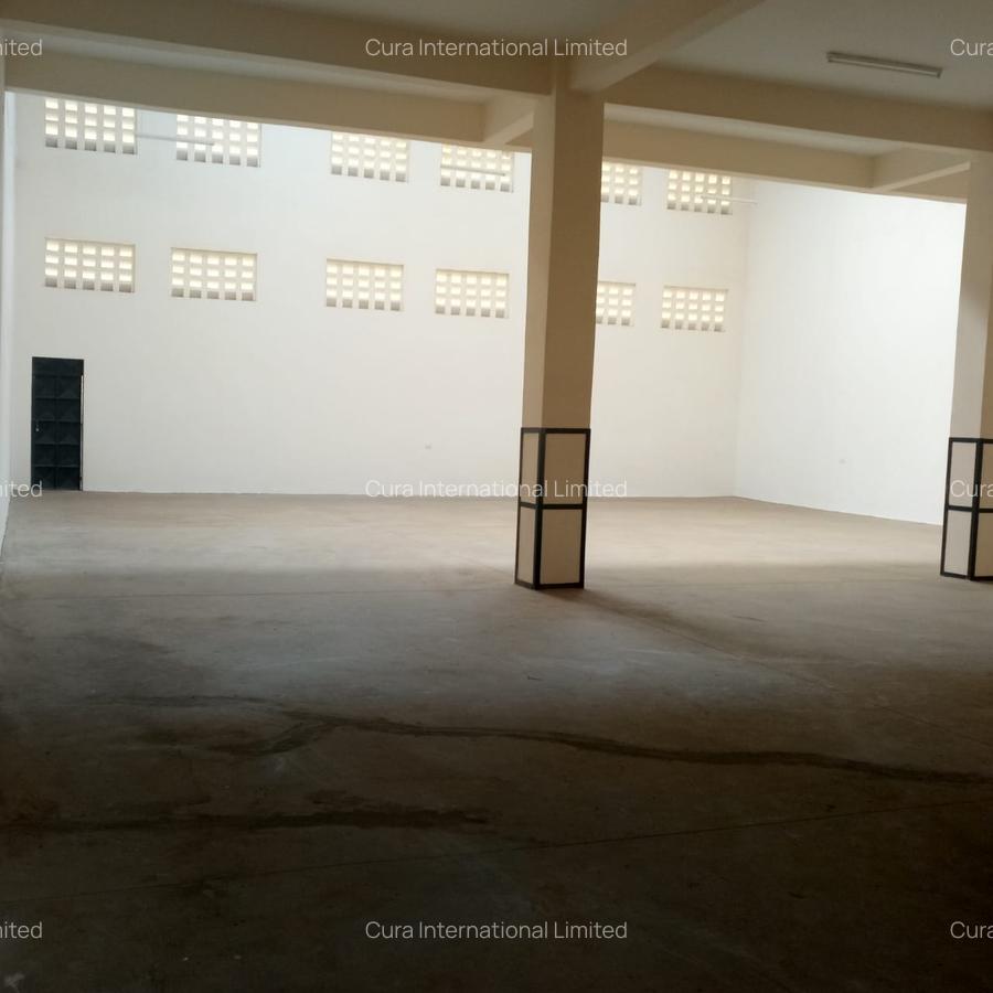 6,738 ft² Warehouse with Parking in Ruaraka - 3