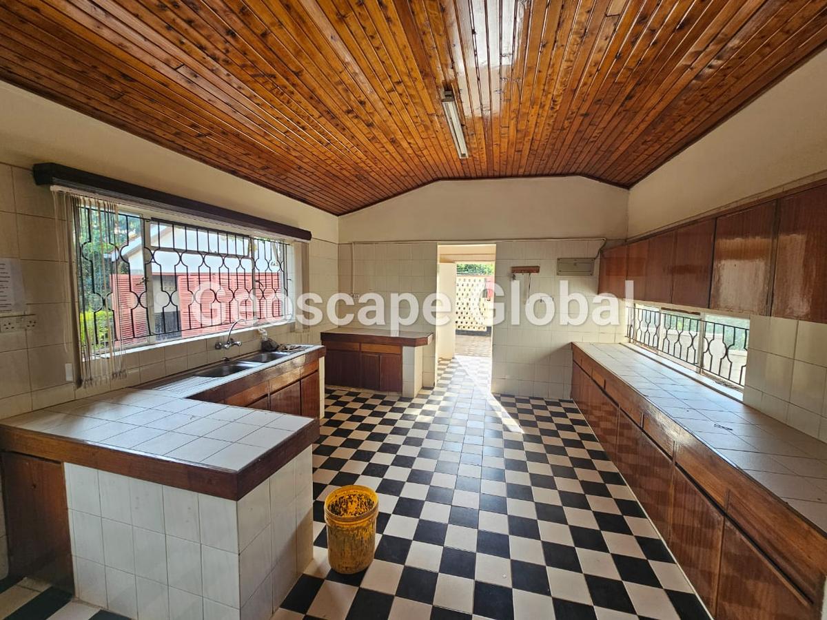 5 Bed House with En Suite in Gigiri - 6