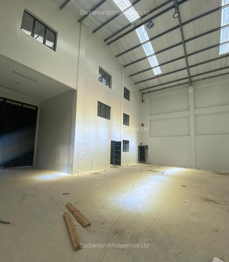20,000 ft² Warehouse with Parking in Athi River - 2