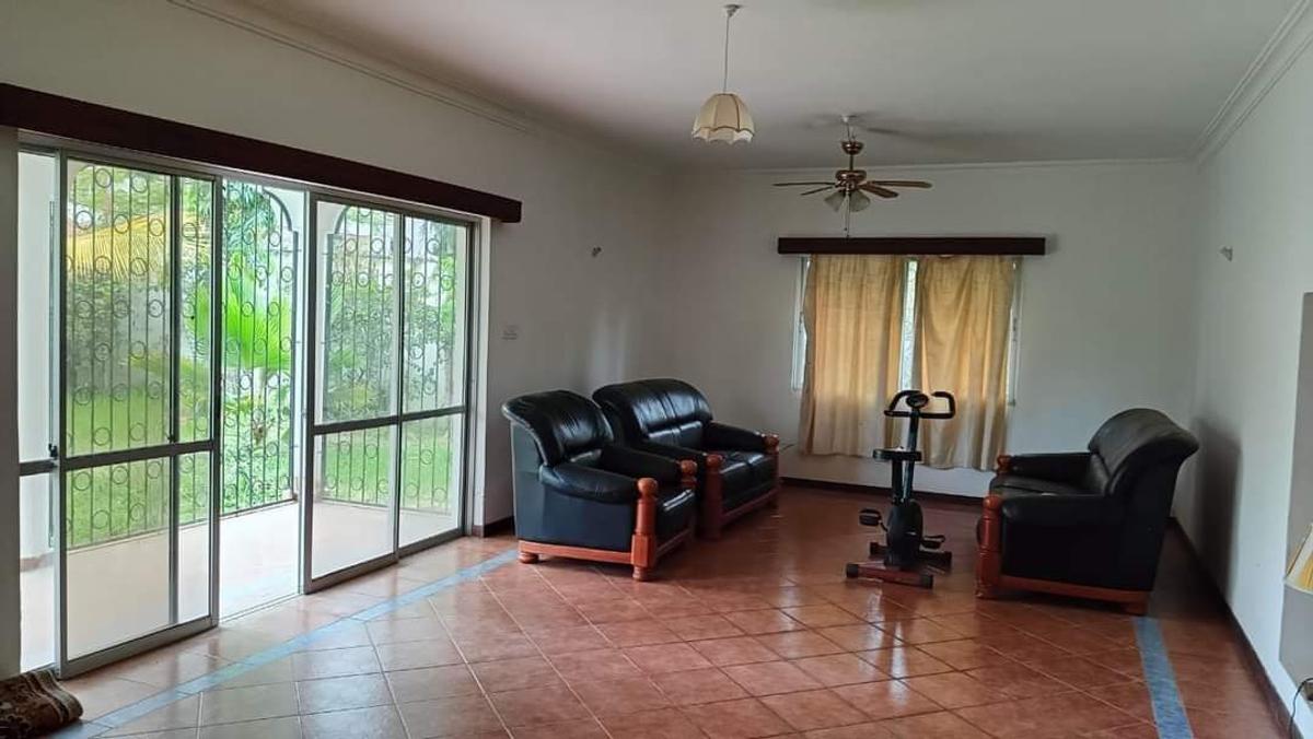 4 Bed House with En Suite at Nyali Links Road - 4