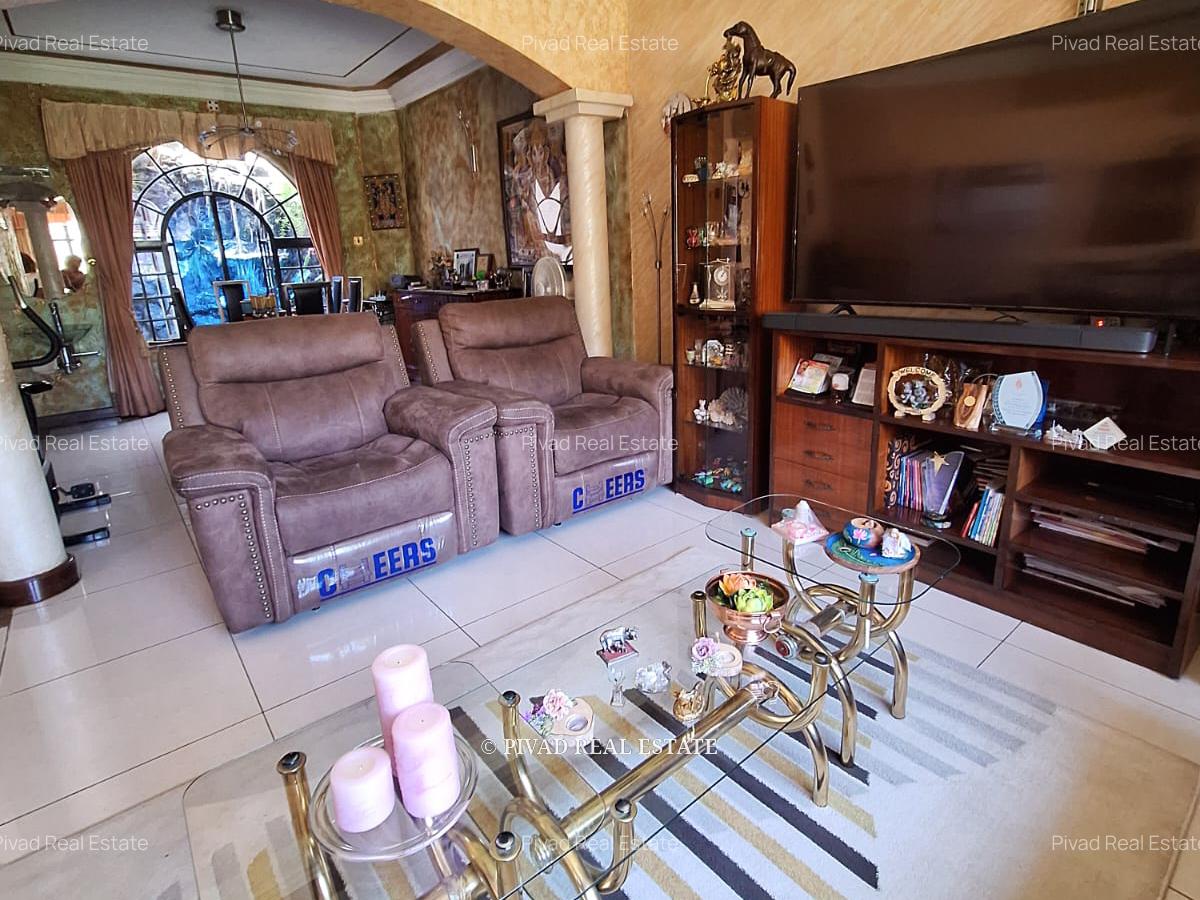 5 Bed Townhouse with Garden in General Mathenge - 1