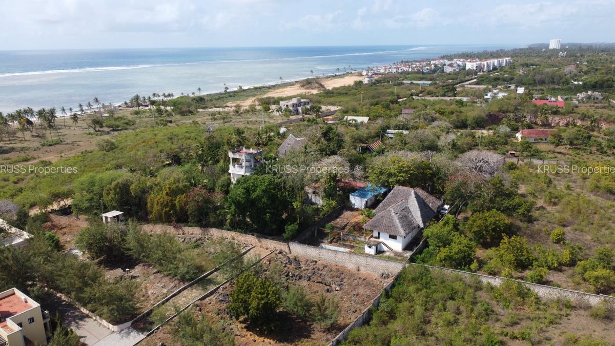 4 Bed House with En Suite at Hs82 - 2