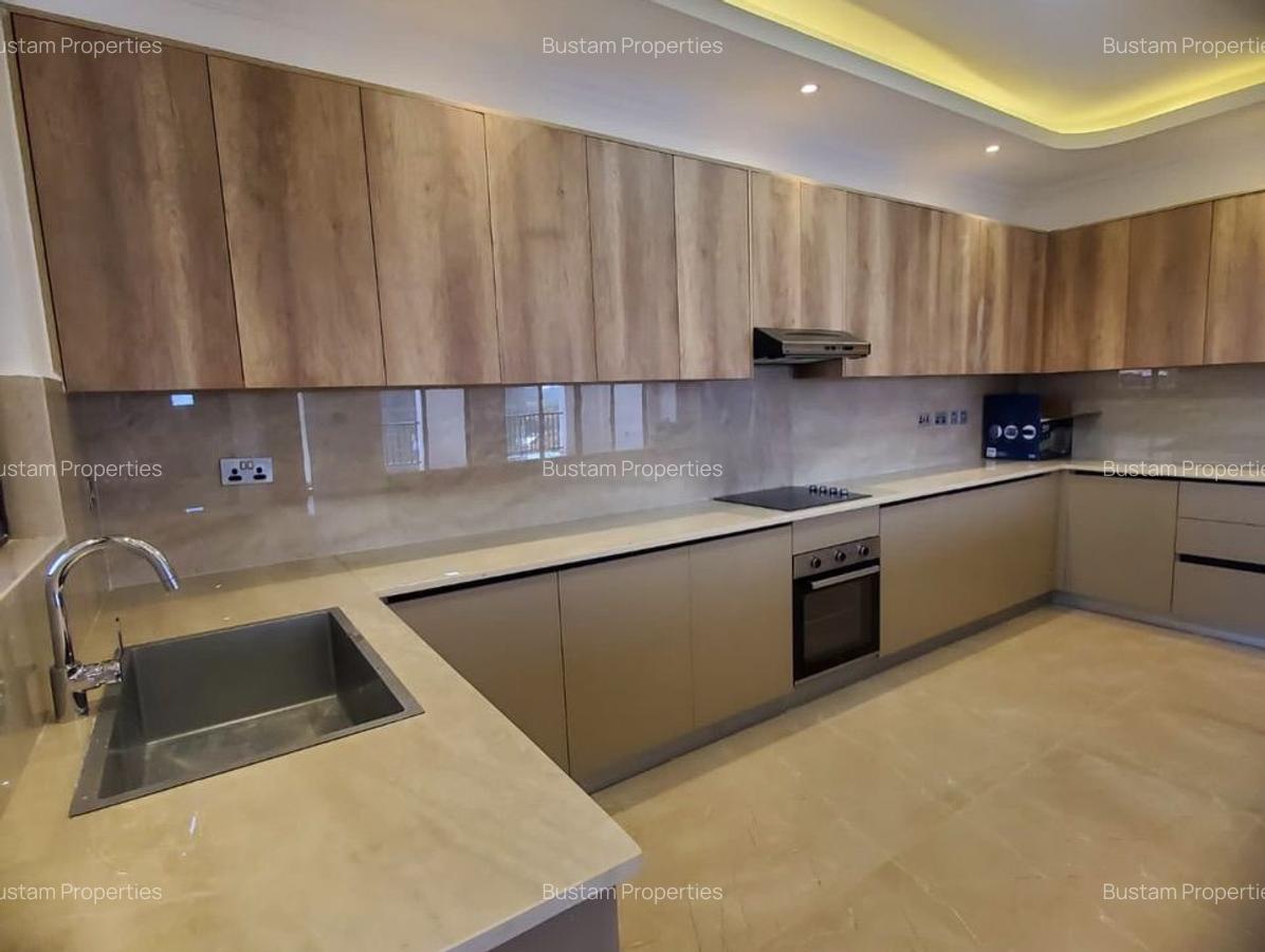 Serviced 2 Bed Apartment with En Suite in Brookside - 13