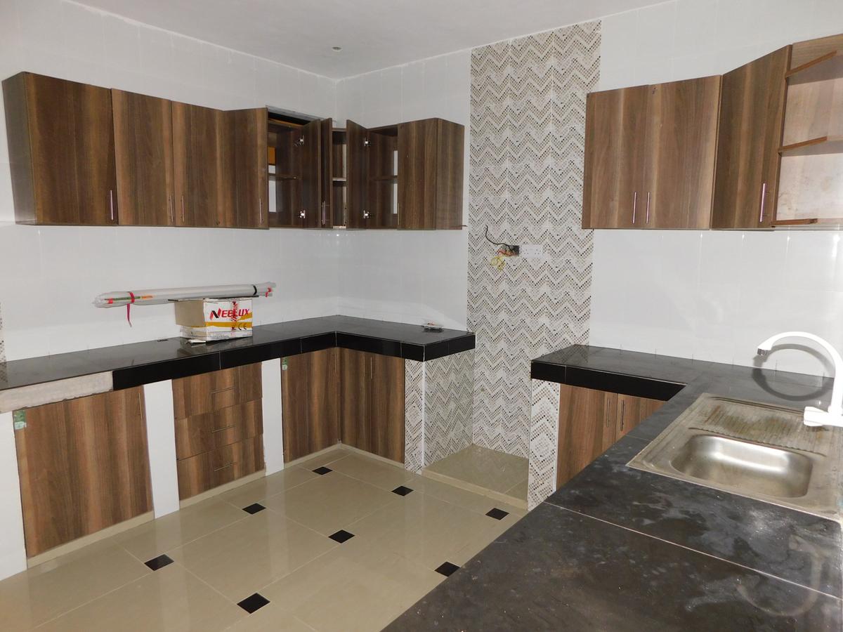 3 Bed Apartment with En Suite at Beach Road - 19