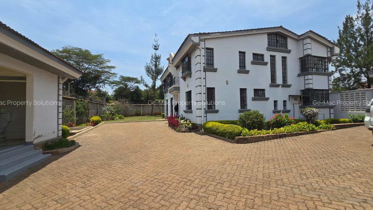 4 Bed House with En Suite in Runda - 1