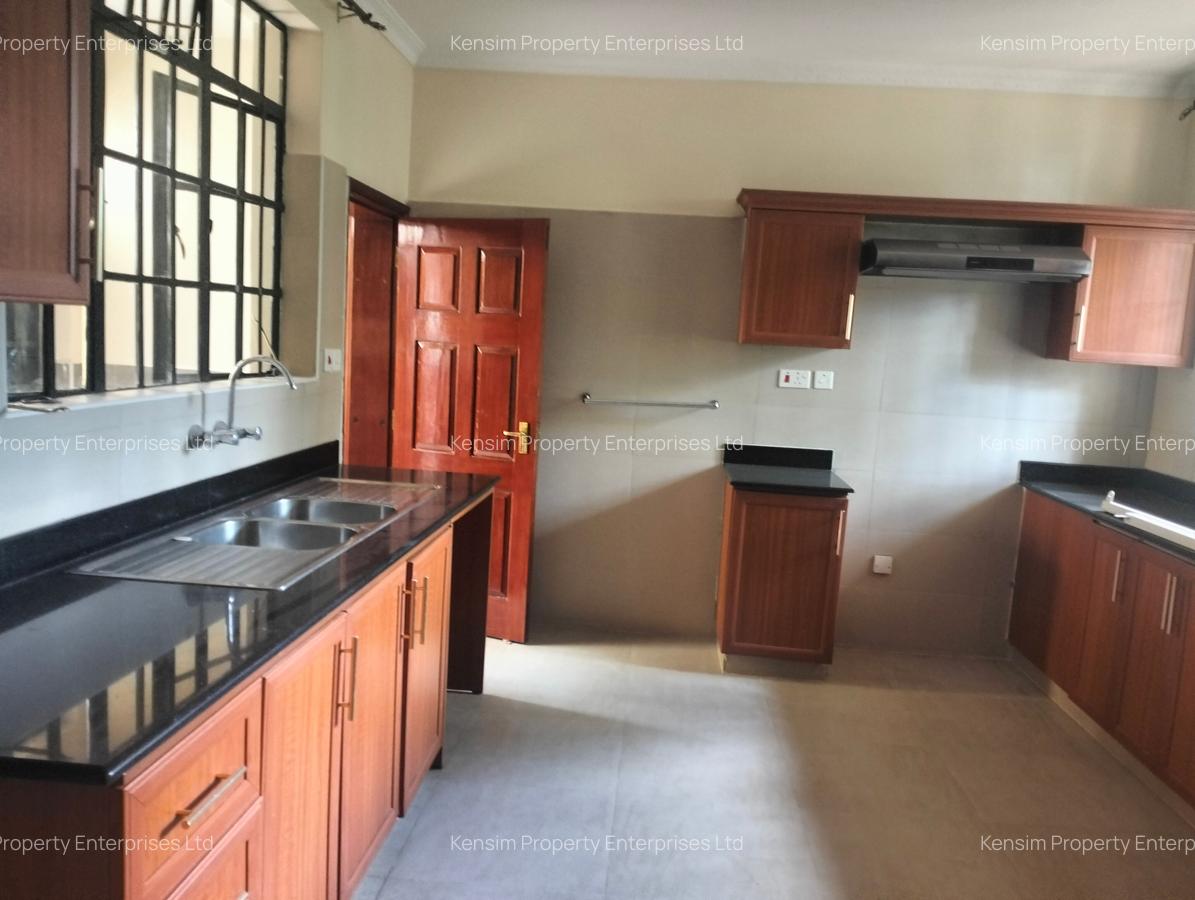 4 Bed Townhouse with En Suite in Lavington - 10