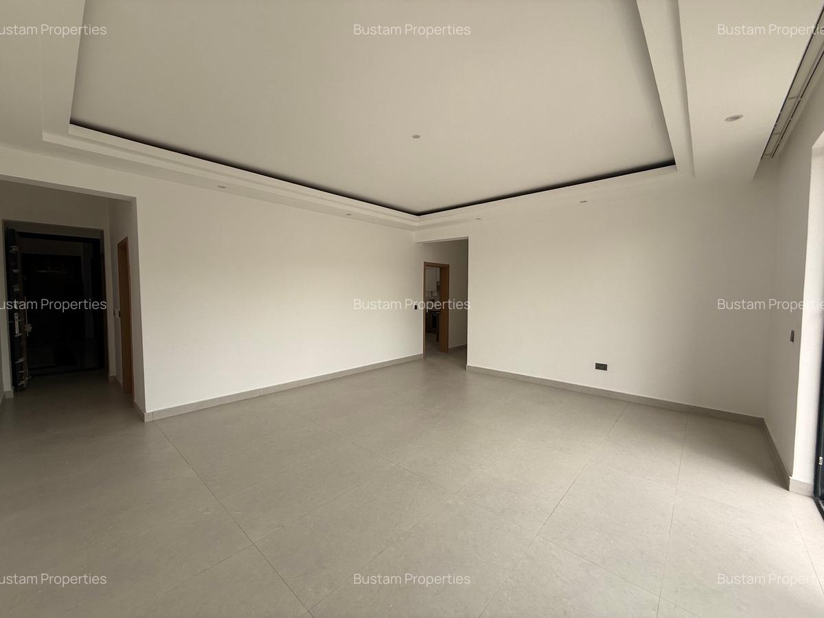 3 Bed Apartment with En Suite in Brookside - 12