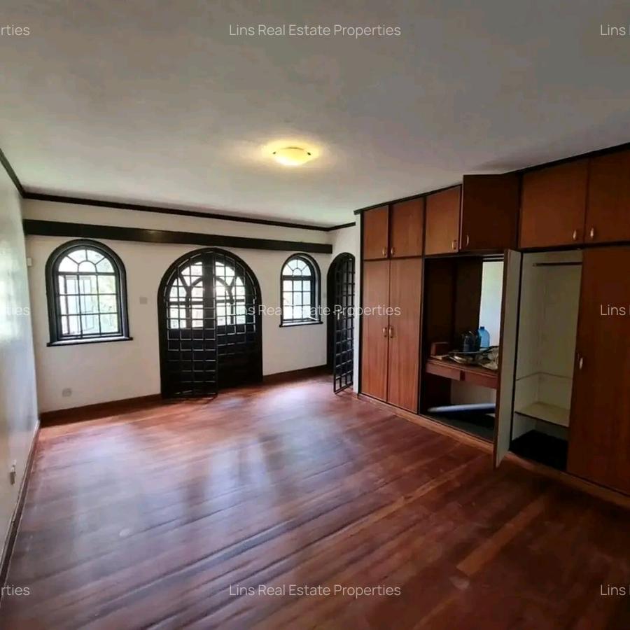 4 Bed Townhouse with En Suite in Riverside - 8