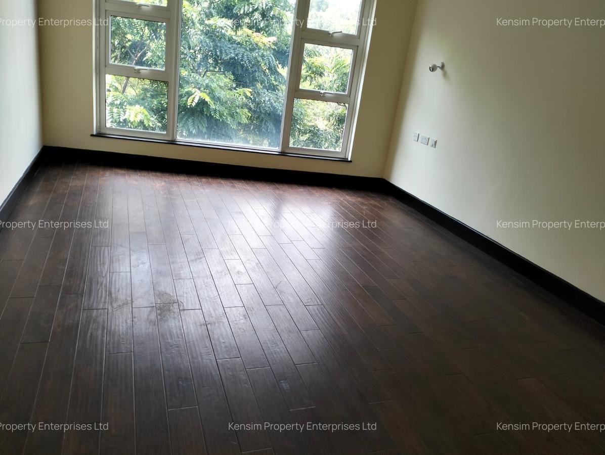 4 Bed Apartment with En Suite in Spring Valley - 17