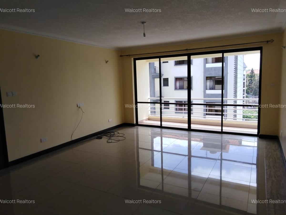 3 Bed Apartment with En Suite in Lavington - 10