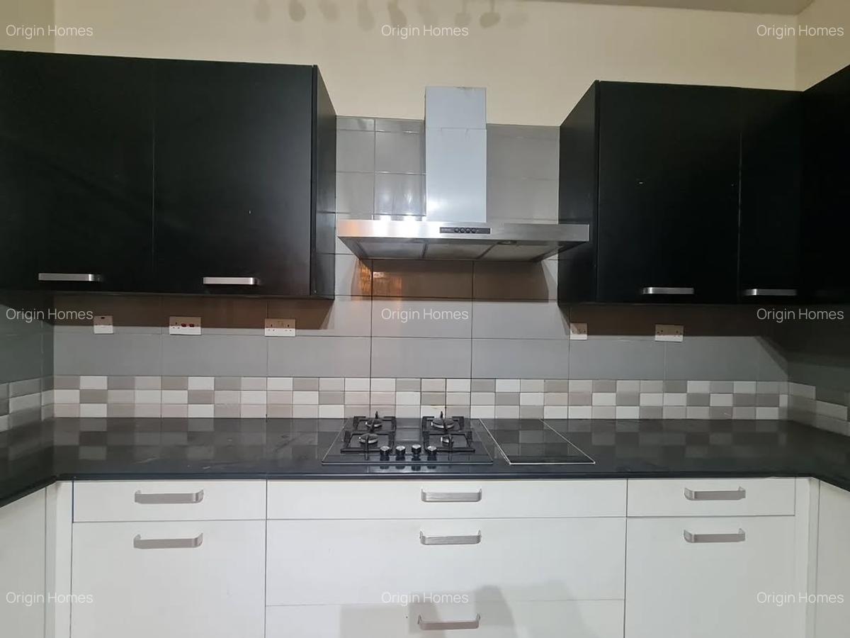 3 Bed Apartment with En Suite at Parkland - 2