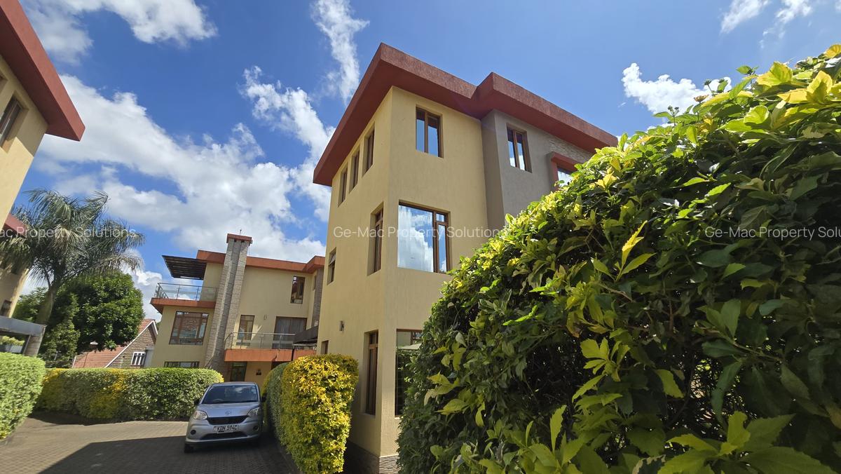 5 Bed Townhouse with En Suite in Lavington - 2