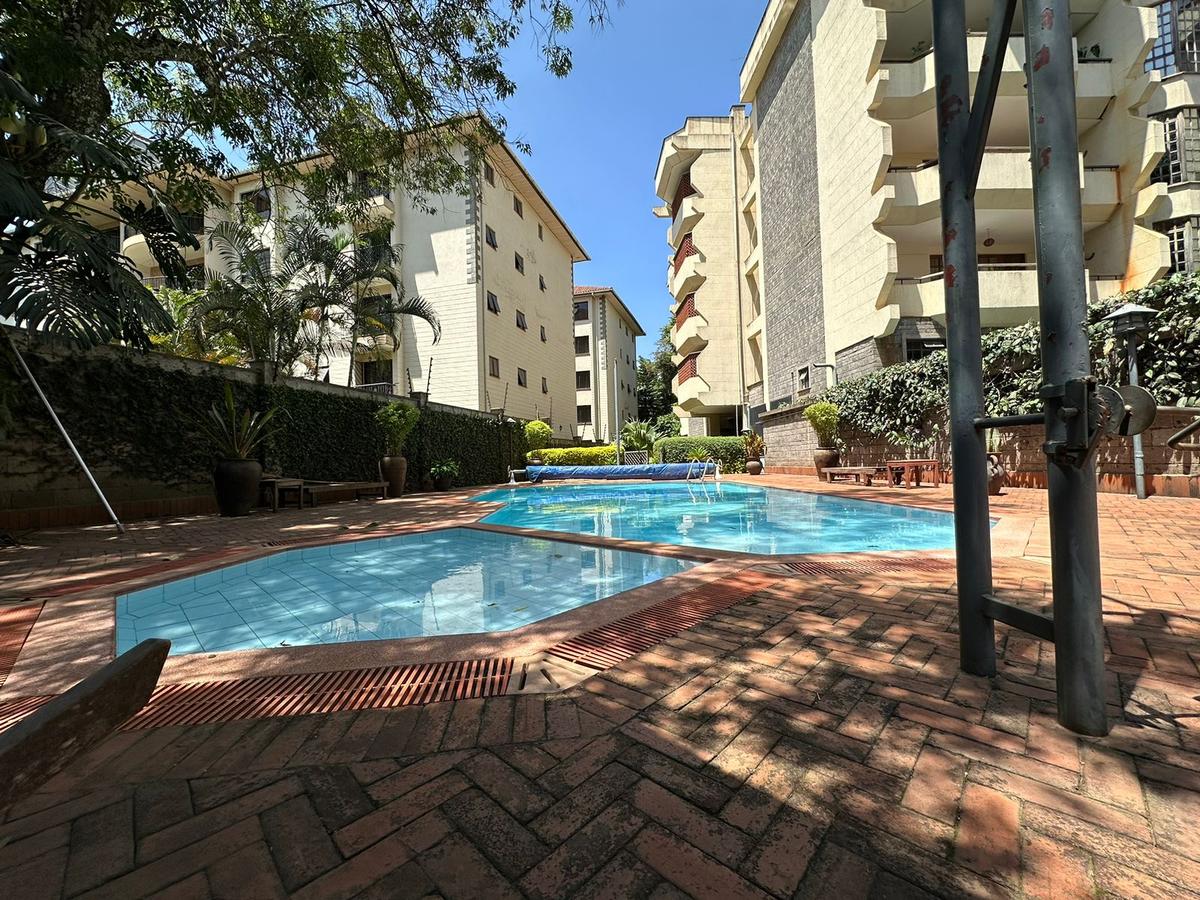 3 bed apartment with en suite at lavington