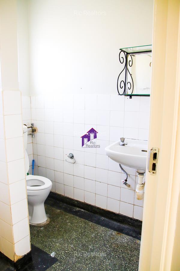 4 Bed Townhouse with En Suite at Rapta Road - 15