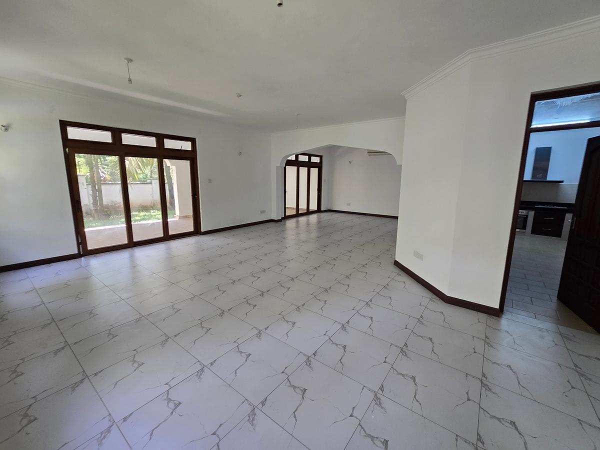 4 Bed Townhouse with En Suite in Nyali Area - 4