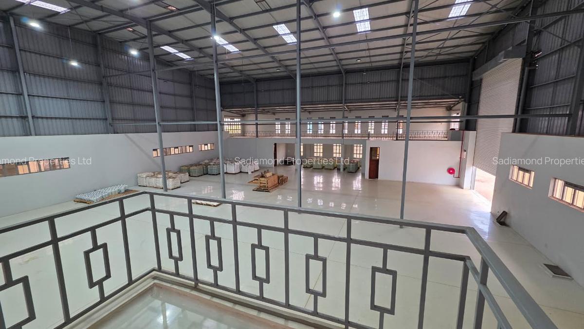15,000 ft² Warehouse with Backup Generator in Tatu City - 2