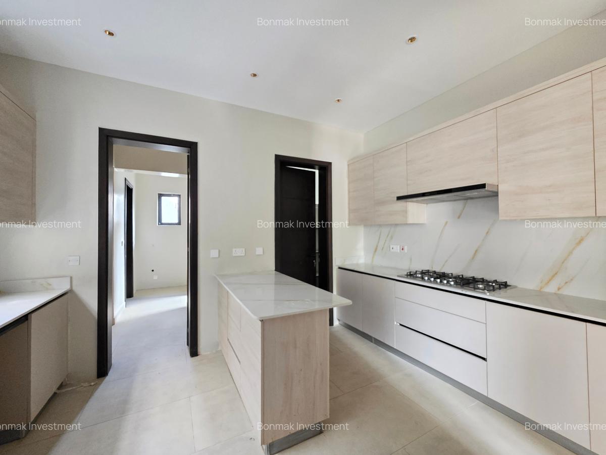 5 Bed Townhouse with En Suite at Manyani East. - 7