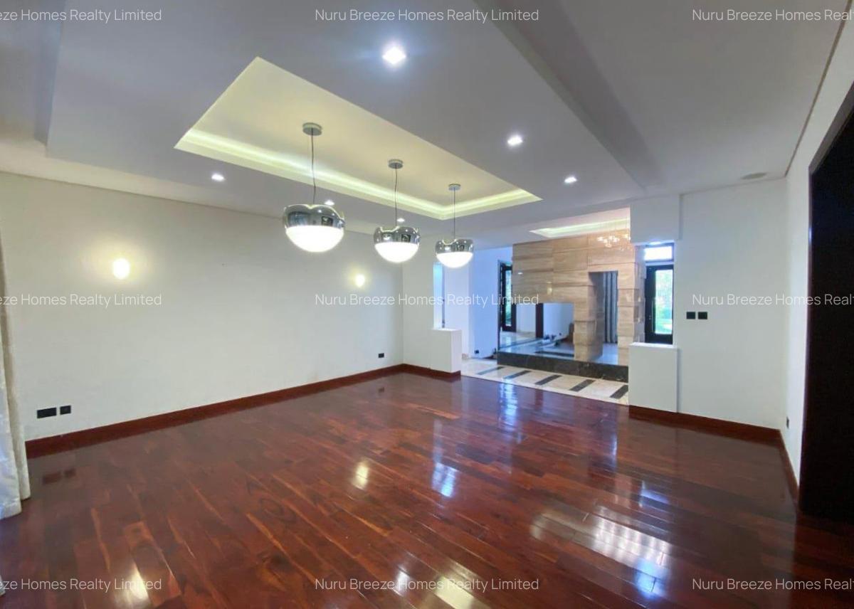 5 Bed House with En Suite in Runda - 14