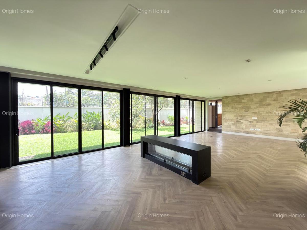 5 Bed Townhouse with En Suite at Westlands - 2