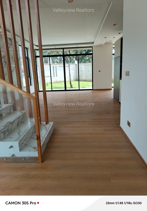 5 Bed Townhouse with En Suite at Lavington - 2