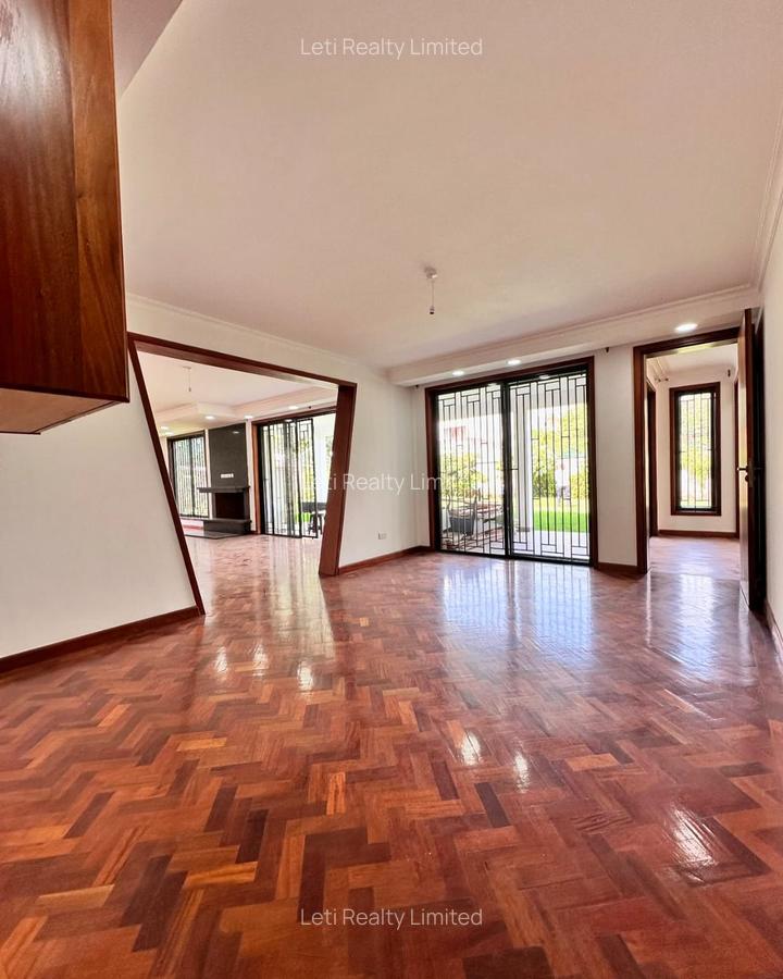 6 Bed Townhouse with En Suite in Lavington - 3
