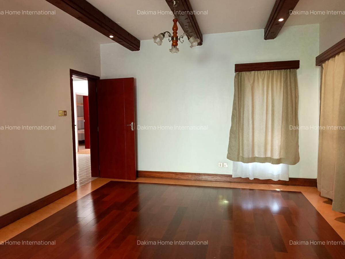 5 Bed Townhouse with En Suite in Runda - 5