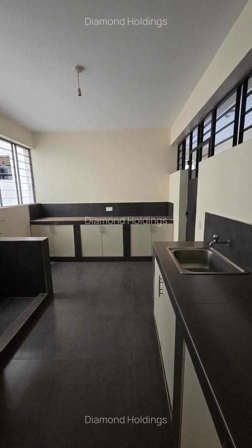 4 Bed Apartment with En Suite at Parklands - 3