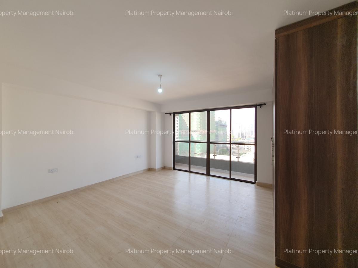 4 Bed Apartment with En Suite in Parklands - 14