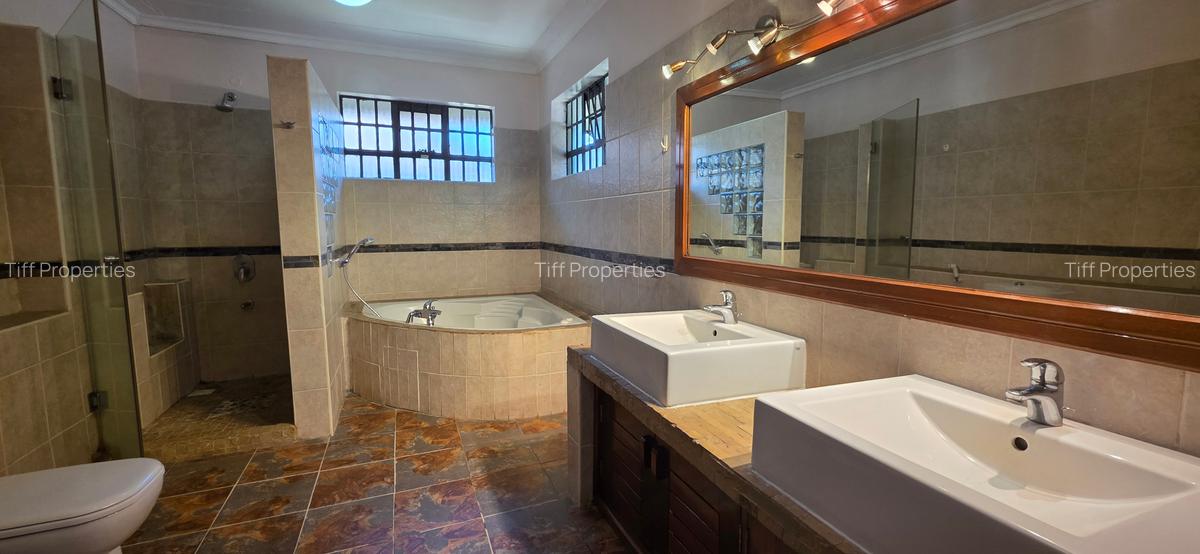 4 Bed Townhouse in Spring Valley - 7