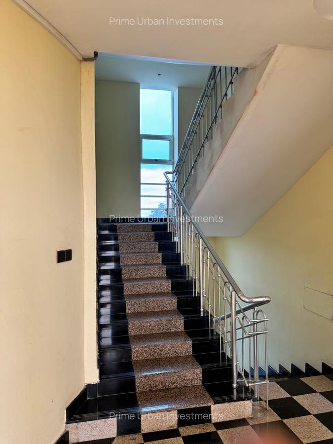 Serviced 2 Bed Apartment with En Suite in Nyali Area - 9