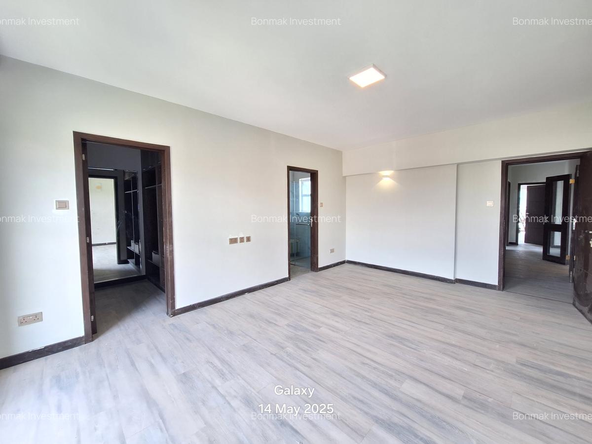 2 Bed Apartment with En Suite at Riverside Drive - 14