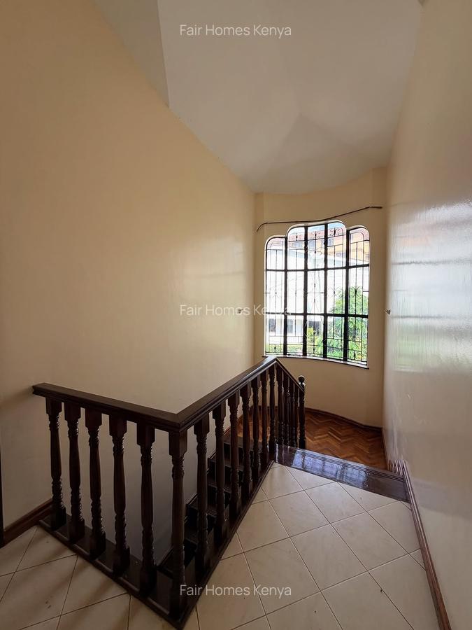 5 Bed Townhouse with En Suite at Riverside Drive - 12