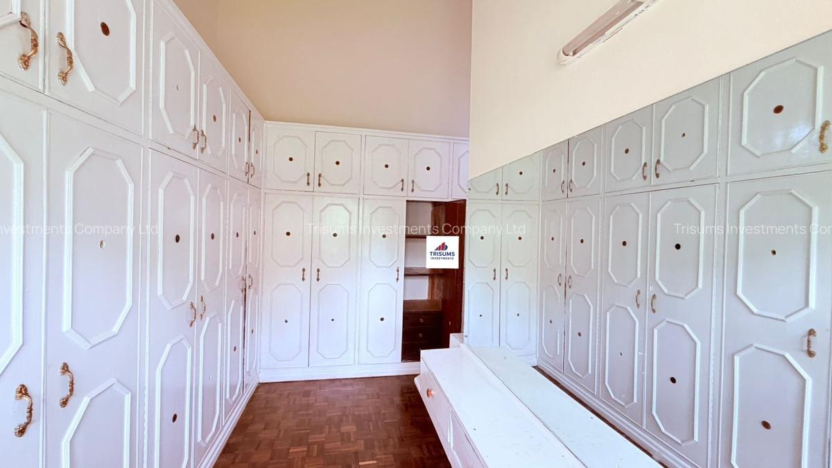 5 Bed House with En Suite in Runda - 5
