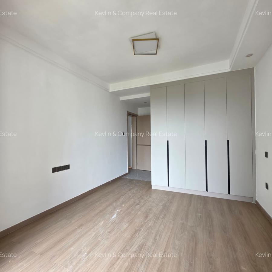 2 Bed Apartment with Swimming Pool in Riverside - 9