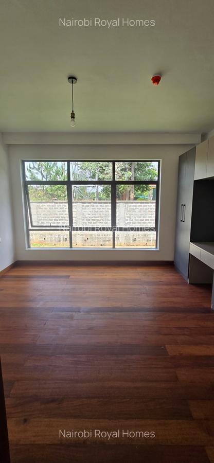 4 Bed Townhouse with En Suite at The Loft Two Rives - 11