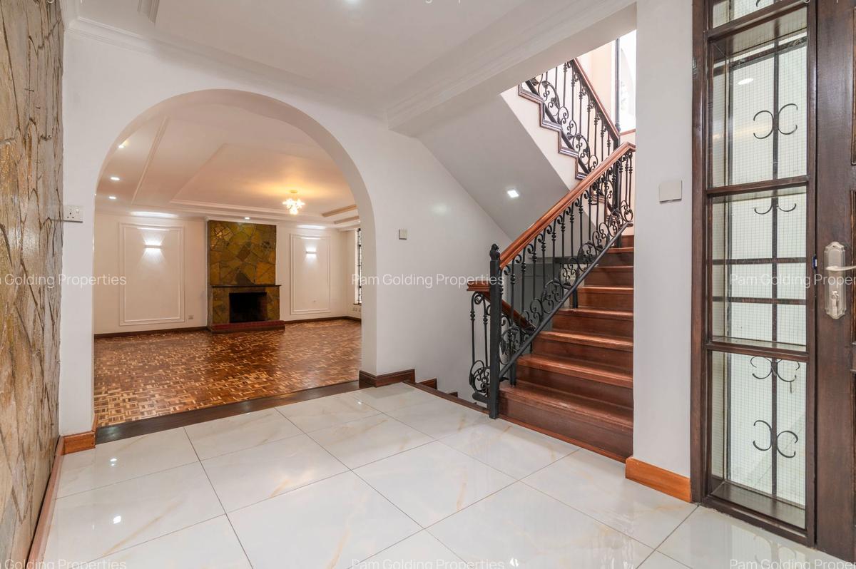 5 Bed House at Ridgeways - 9