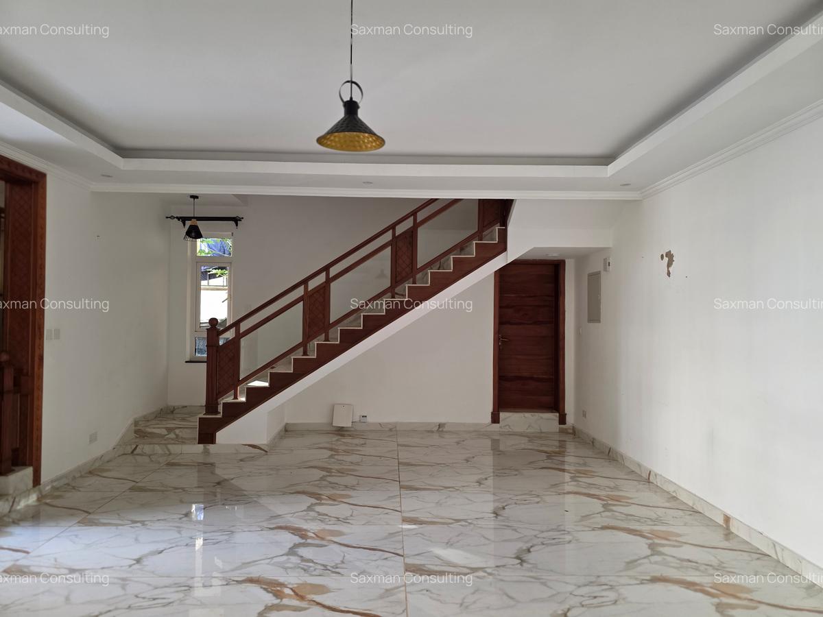 5 Bed Villa with En Suite in Lavington - 2