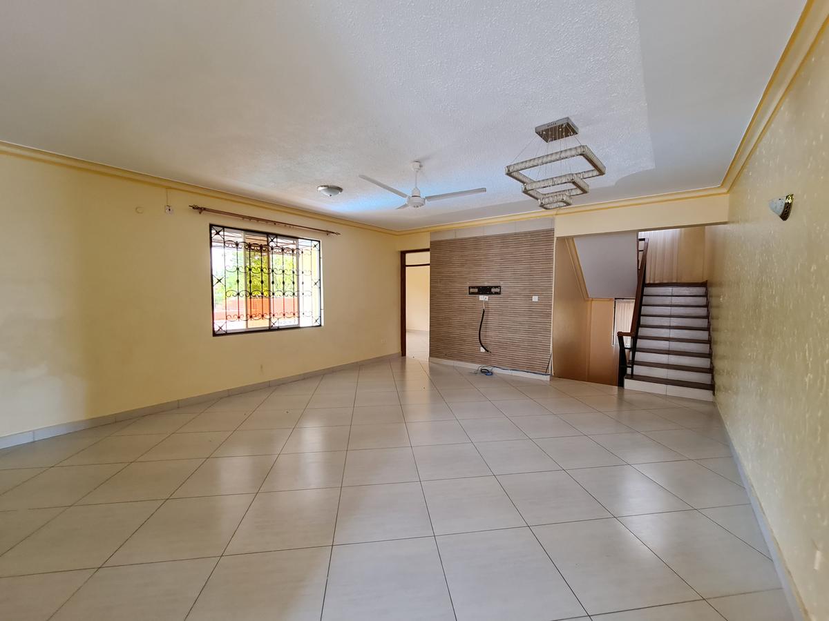 4 Bed House with En Suite in Nyali Area - 17