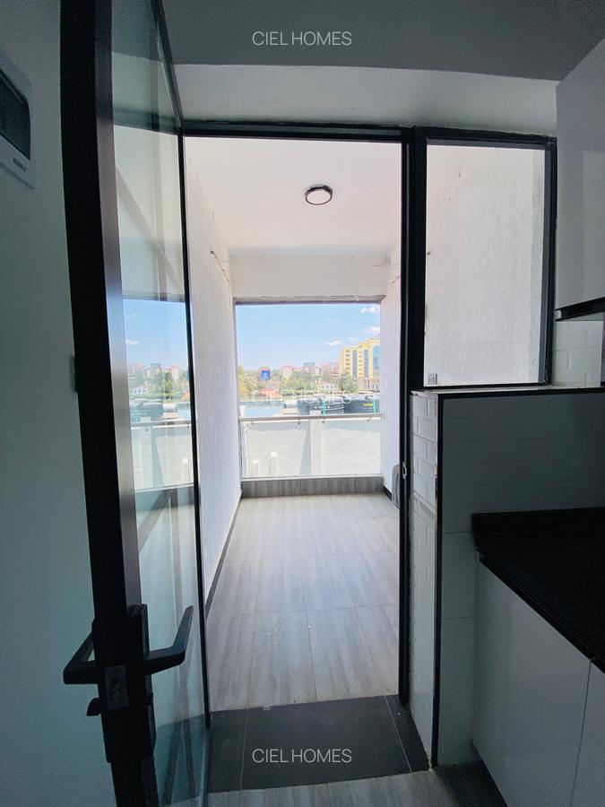 2 Bed Apartment with En Suite at Wood Avenue - 4