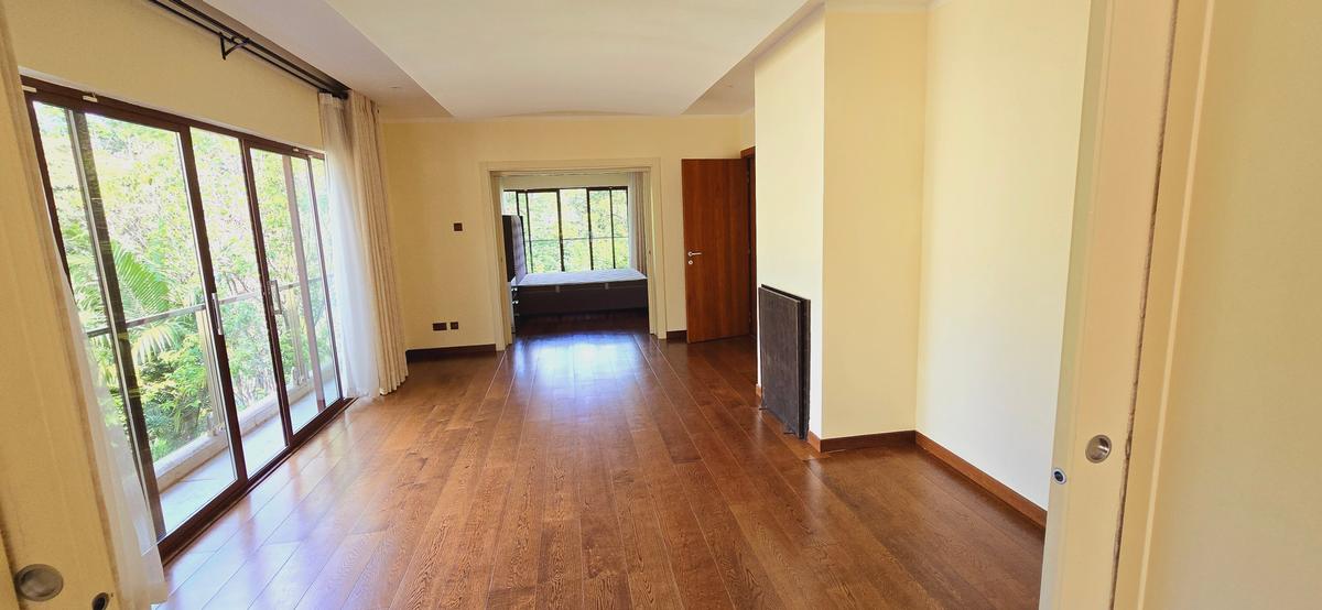 5 Bed Townhouse with En Suite at Lavington Mall - 6