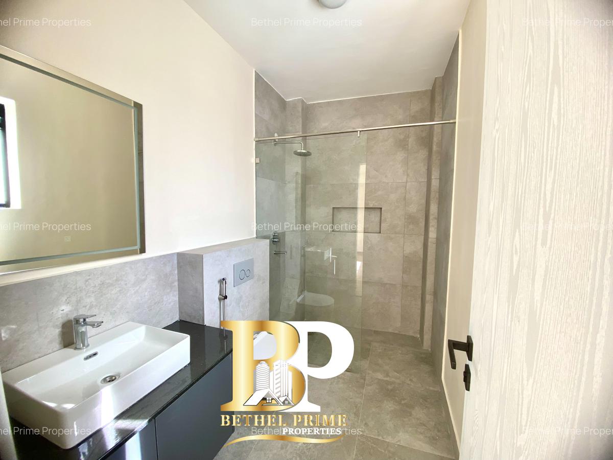 4 Bed Apartment with En Suite in General Mathenge - 16