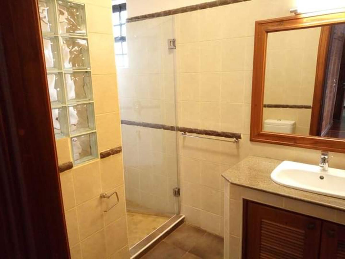 4 Bed Townhouse with En Suite at Off Peponi Road - 6