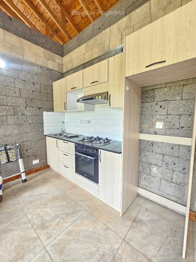 1 Bed House with En Suite in Spring Valley - 6
