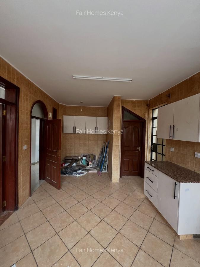 4 Bed Townhouse with En Suite at Lavington Green - 8