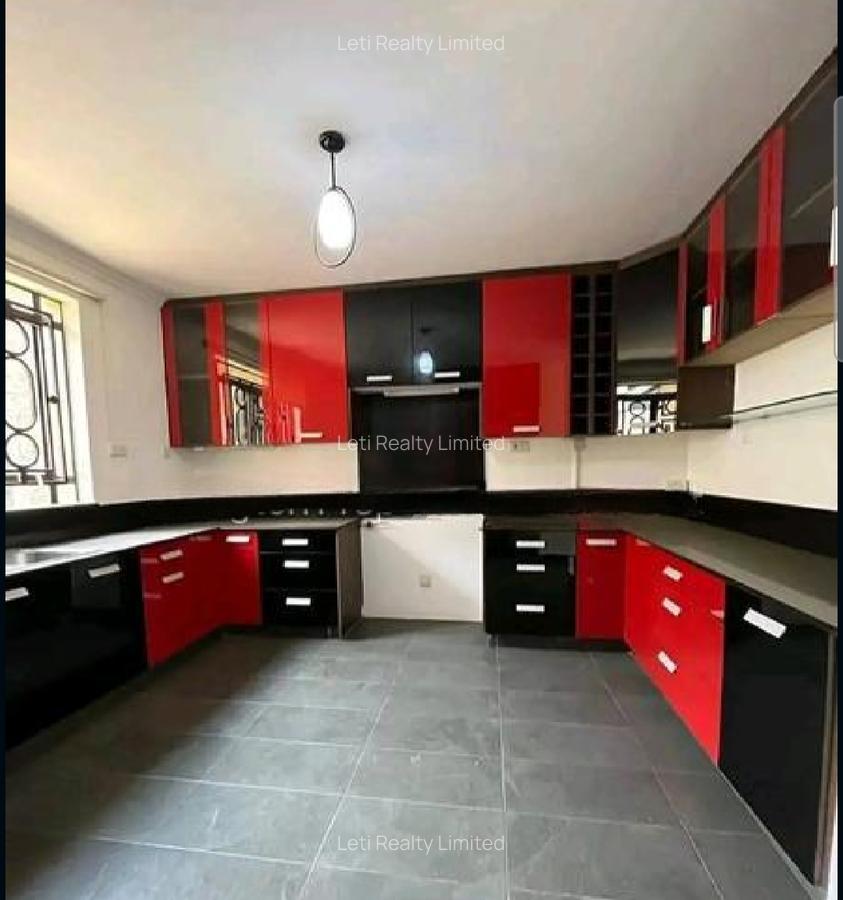 4 Bed Townhouse with En Suite in Lavington - 5