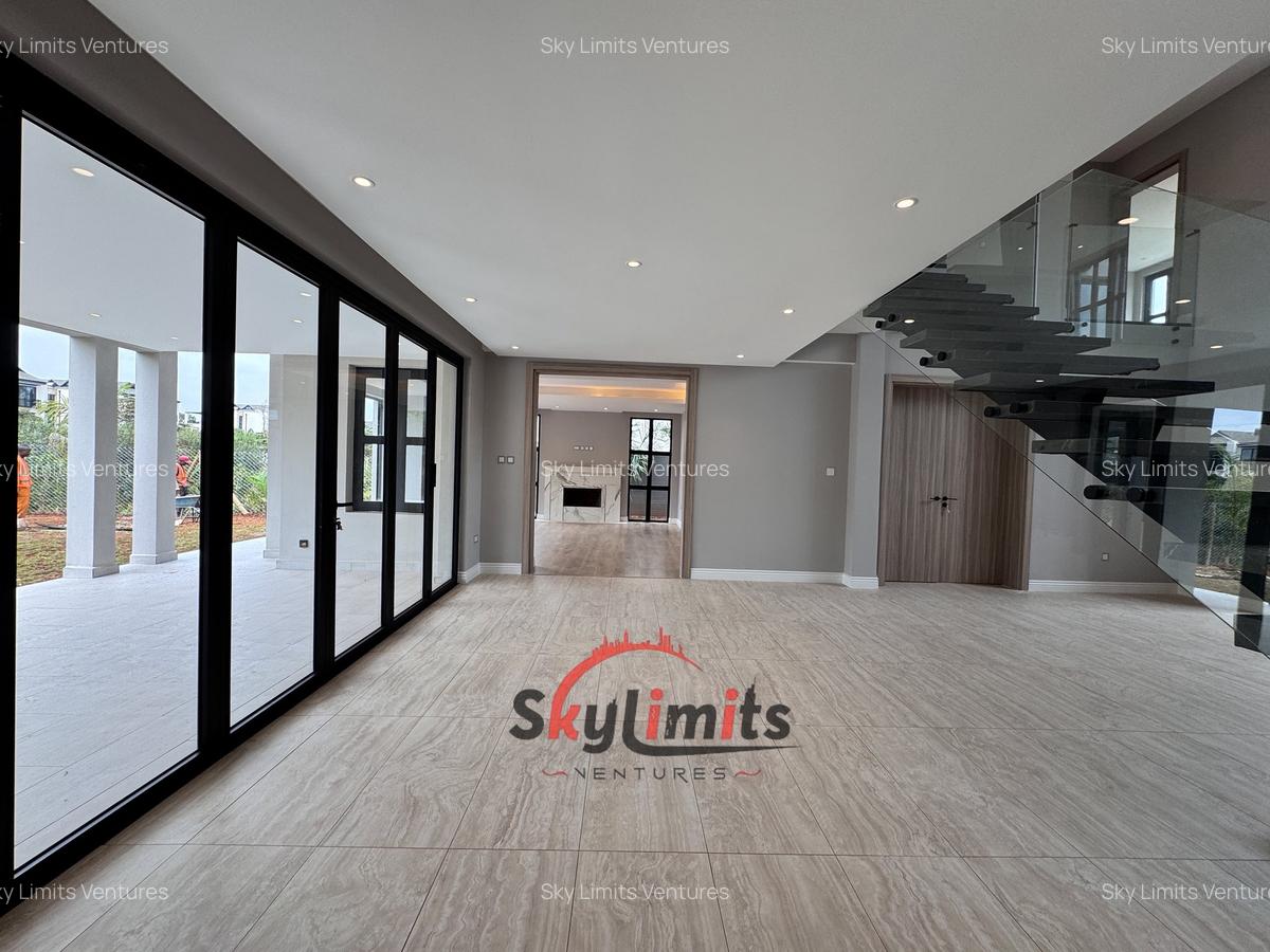 5 Bed Villa with Swimming Pool in Runda - 7