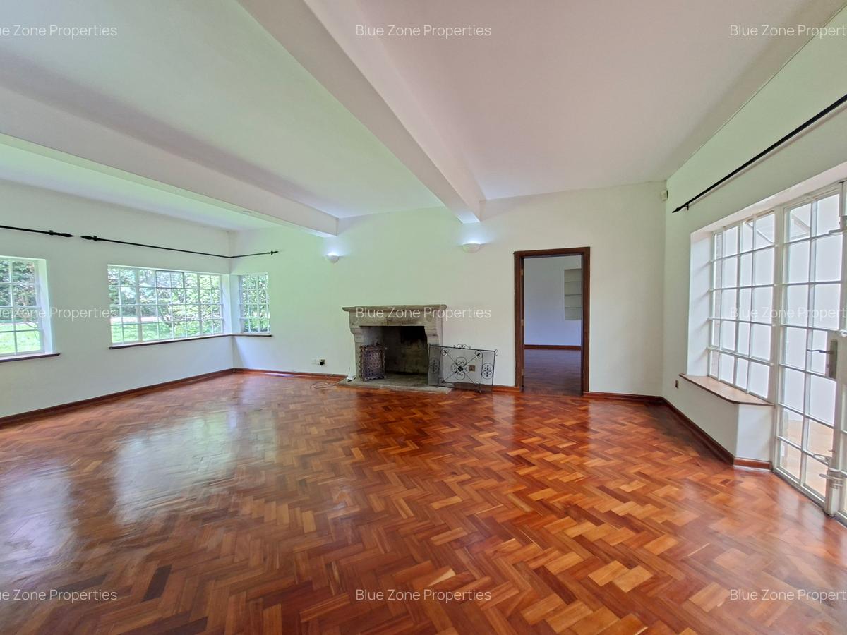 5 Bed House with En Suite at Off Ridgeways Rd - 10