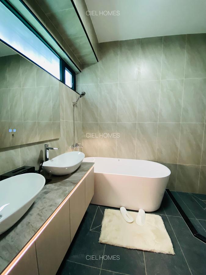 4 Bed Apartment with En Suite at Othaya Road - 20